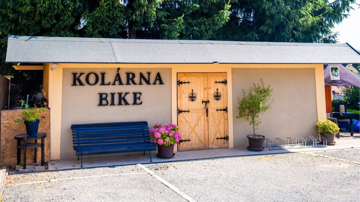 Nová kolárna v Hotelu TOMMY láká cyklisty z celé republiky