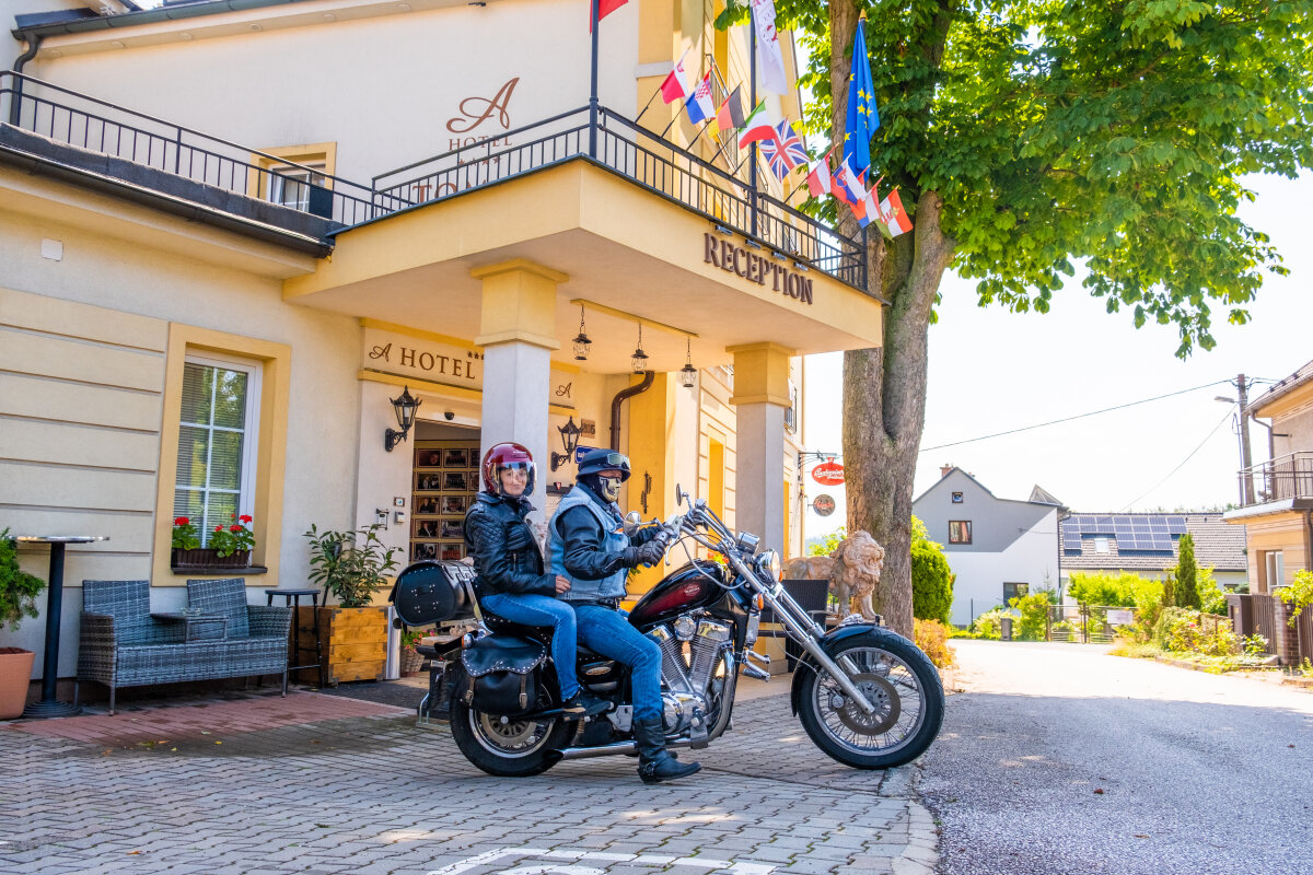 Motorkáři_hotelTommy_nachod