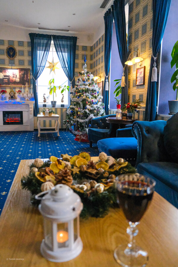 Luissa Café w Hotelu TOMMY – gorący napój po nartach w Zieleńcu